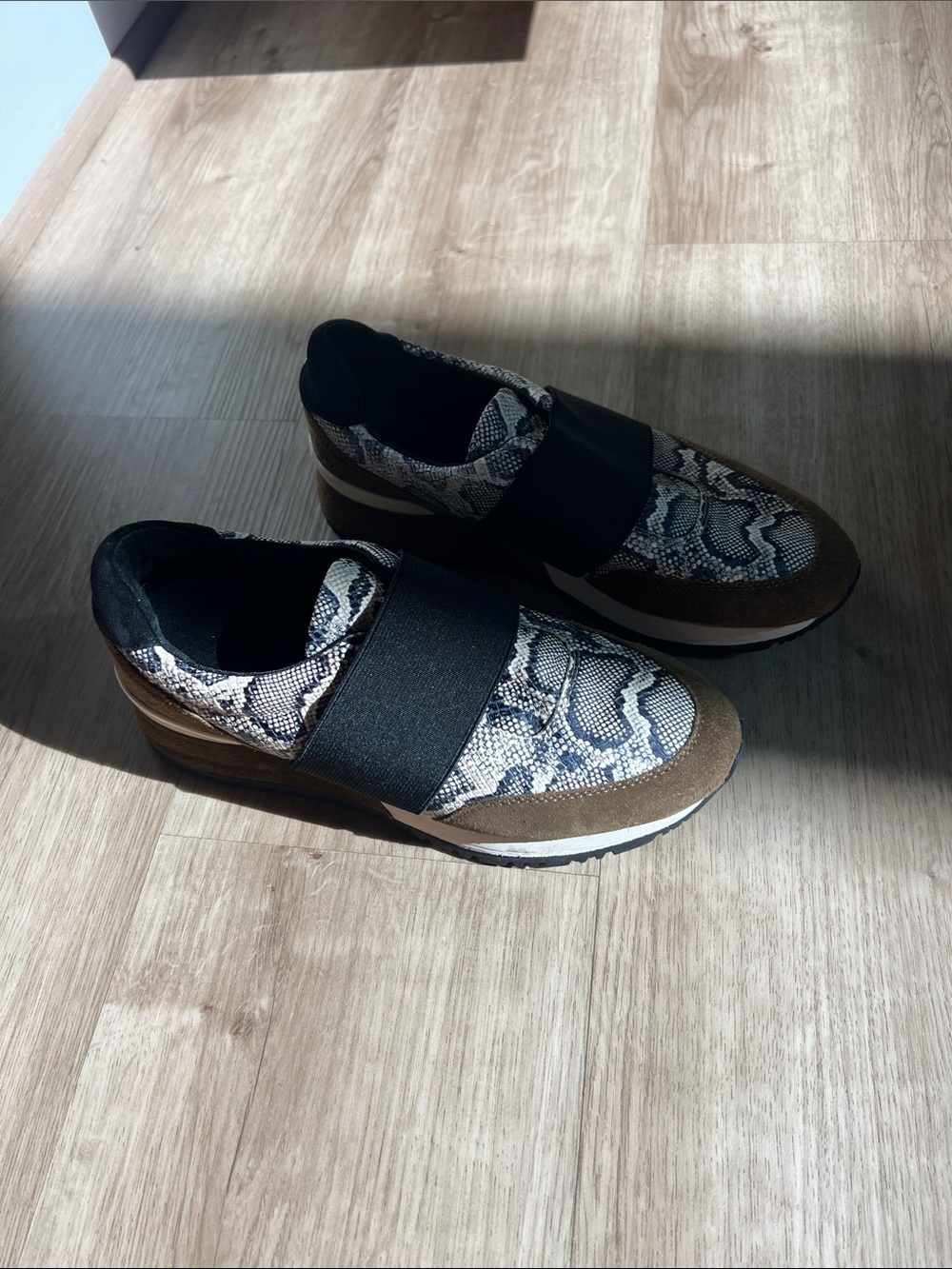 Women's Slip-On Sneakers in Snake Print and Brown, size 7